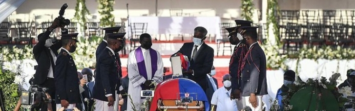 Заворушення, стрілянина і сльозогінний газ: на Гаїті поховали вбитого президента (ФОТО)