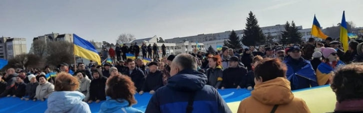 Оккупанты похитили мэра Славутича и пытаются разогнать митинг (ВИДЕО)