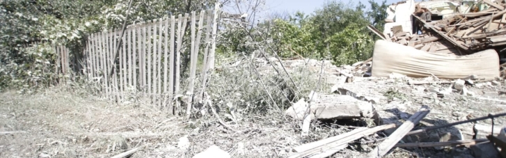 Боевики "ДНР" второй день обстреливают из артиллерии жилые дома в Авдеевке
