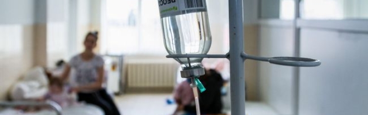 Отруєння школярів в Хмельницькому: в лікарні залишаються 15 осіб