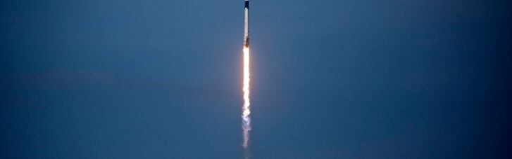 SpaceX впервые отправила ракету с людьми на МКС