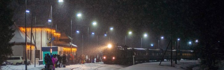 Из-за снегопадов в Украине задерживается ряд пассажирских поездов