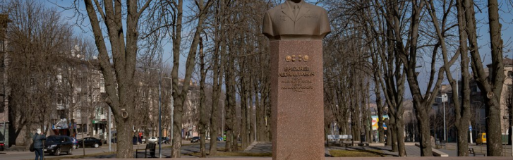 Дніпро позбавив Брежнєва звання "Почесного громадянина"