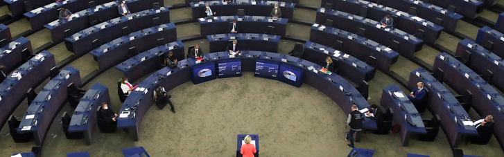 Вслед за кораблем: дипломатам из России и Беларуси запретили вход в Европарламент