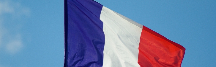 Вибори у Франції: "бронзовий призер" закликав не дати жодного голосу Ле Пен