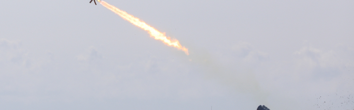 В Киеве над "Охматдетом" сбили вражескую крылатую ракету