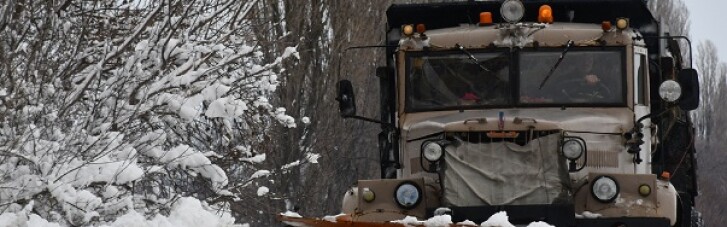До Києва заборонили в'їзд великогабаритного транспорту через снігопад
