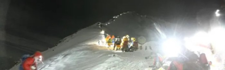 Украинка покорила Эверест и посвятила восхождение соотечественникам (ФОТО)