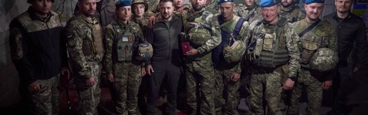 Зеленский побывал на "передке" и встретился с украинскими морпехами (ФОТО)