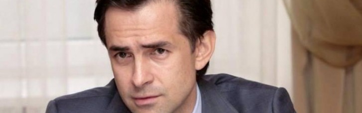 Любченко может сохранить пост вице-премьера несмотря на скандал со взяткой в $5 млн, - эксперт