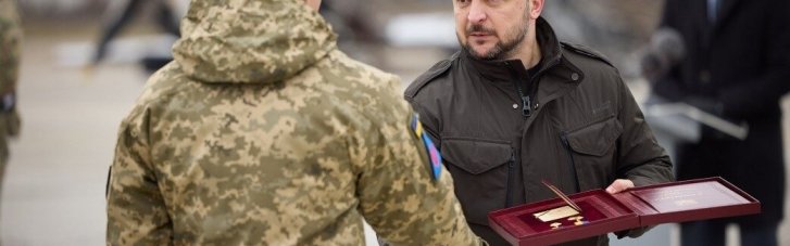 Володимир Зеленський надав звання Героя України шістьом захисникам