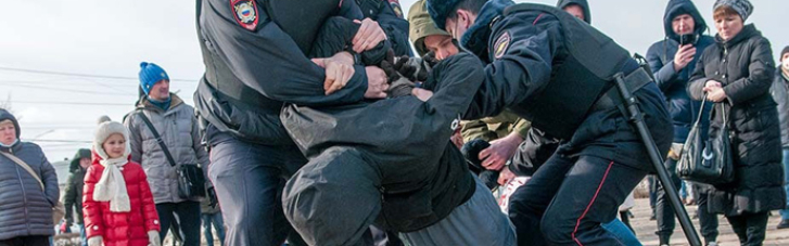 Новий "рекорд": на антивоєнних акціях в Росії затримали понад 4 тисячі людей (ВІДЕО)