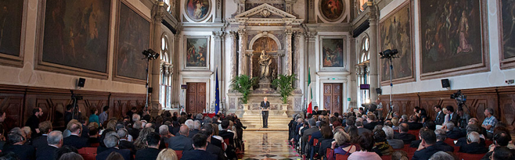 "Венецианка" отложила рассмотрение закона об олигархах на январь