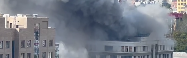 В оккупированном Донецке — "прилет" в здание "администрации" Пушилина (ВИДЕО)