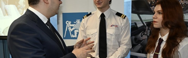 Чехия научит 20 украинских гражданских пилотов
