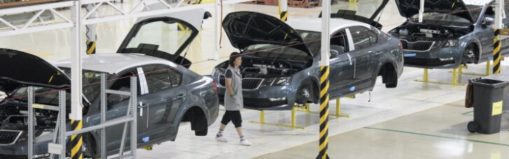 Автовиробництво в Україні за місяць впав майже у п'ять разів