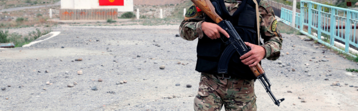 На границе Кыргызстана и Таджикистана произошла стрельба: есть раненые