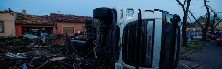 У Чехії вирував торнадо: 150 людей поранені (ФОТО, ВІДЕО)