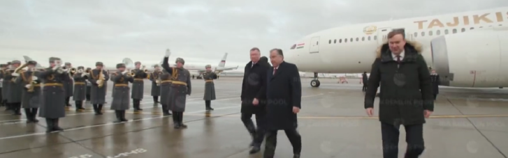 Прилетел к Путину: пропагандисты Кремля показали на видео "хмурое утро" президента Таджикистана