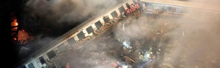 В Греции пассажирский поезд столкнулся с грузовым: Как минимум 32 погибших, около сотни получили ранения