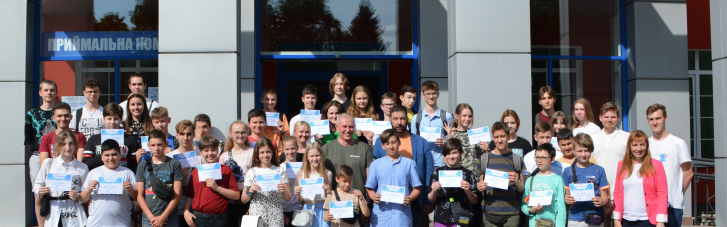 Перші кроки в ІТ: Favbet Foundation завершили курс з програмування для українських дітей