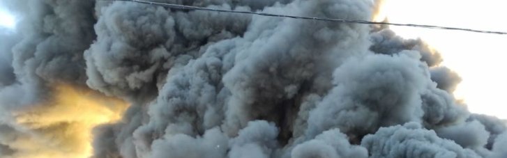 Атака БПЛА в Курской области РФ: горит топливная база