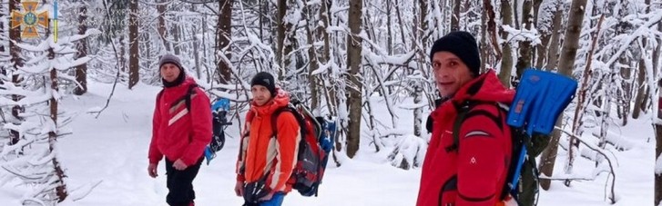 На Закарпатье продолжаются поиски туриста, заблудившегося во время прогулки на снегоходе
