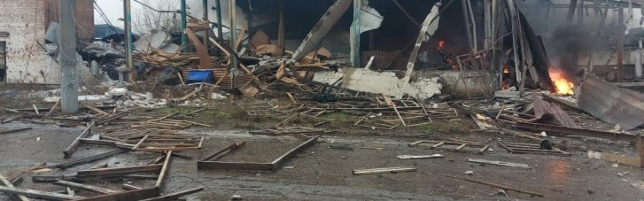 Оккупанты ударили по городу в Запорожье: разрушен подъезд многоквартирного дома