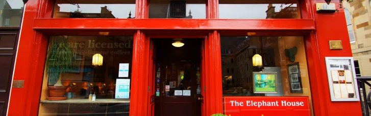 В Эдинбурге спустя три года после пожара снова откроется кафе, в котором Роулинг писала "Гарри Поттера"