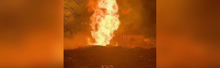 Росіяни атакували критичну інфраструктуру Херсона: спалахнула масштабна пожежа (ВІДЕО)