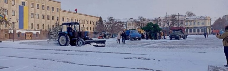 У Кропивницькому впала головна ялинка міста (ФОТО, ВІДЕО)