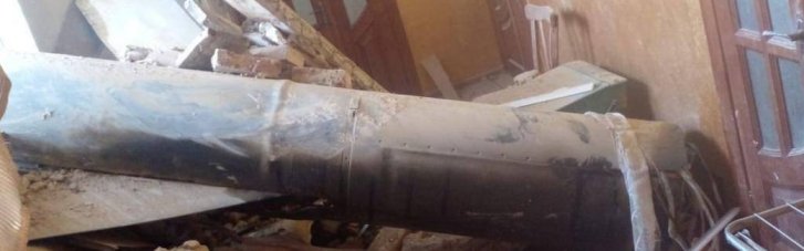 Російська ракета влучила у будинок на Прикарпатті, але дивом не розірвалася (ФОТО)