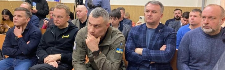 Это прецедент: речь идет о каждом мэре в Украине, — Кличко и другие мэры приехали во Львов на суд Атрошенко
