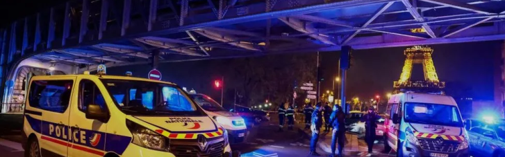 Теракт в Париже: возле Эйфелевой башни один человек погиб и двое получили ранения