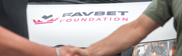 Favbet Foundation передав  броньований автомобіль для потреб українських захисників
