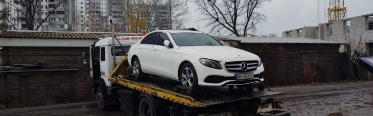В Украине впервые забрали машину у водителя, не оплатившего штрафы за превышение скорости