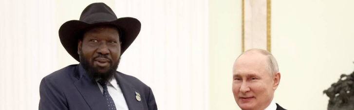 У Москві, як на Дикому Заході: На зустріч із Путіним президент Південного Судану одягнув ковбойський капелюх (ВІДЕО)