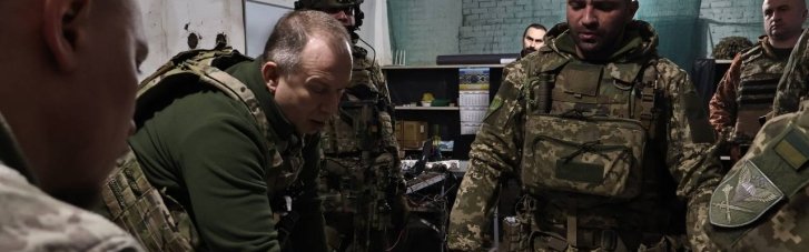 Генерал Сирський на фронті: Оборона Бахмута не дає РФ просуватись вперед. Контрнаступ не за горами (ФОТО)