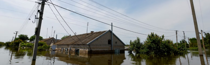 "Пливуть небіжчики і труни": Ситуація із затопленням на Херсонщині "набагато тяжча і страшніша"