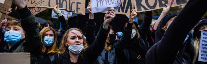 "Это война!". Как в Польше протестуют против запрета абортов