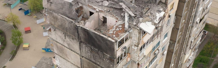 Кличко сообщил, что Киев начинает реконструкцию зданий, поврежденных обстрелами