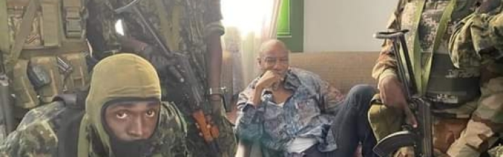 У Гвінеї військові-бунтівники заарештували президента, — ЗМІ