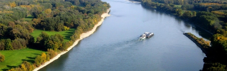 Кабмін заявив про фінансові гарантії для залізничників та морських перевізників на Дунаї