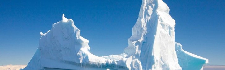 После 30 лет нерушимости: самый большой в мире айсберг начал дрейфовать