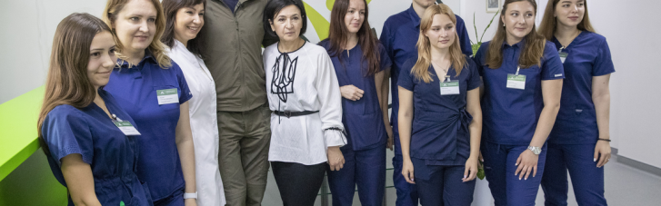 Виталий Кличко в День медика посетил больницу, где во время широкомасштабной войны открыли два новых отделения