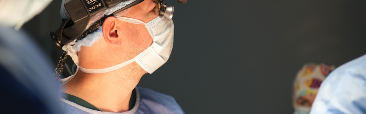 В Україні провели першу кардіологічну операцію із застосуванням робота Da Vinci (ФОТО)