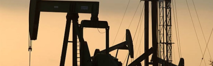 Байден запевняє, що США стримають скачок цін на нафту, попри протидію Росії