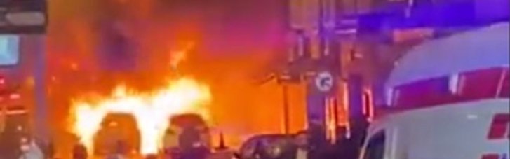 Новий теракт в Турции: в Стамбуле взорвался заминированный автомобиль (ВИДЕО)