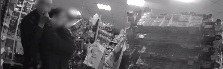 В Херсоне мужчина с ножом взял в заложники продавщицу магазина (ФОТО)
