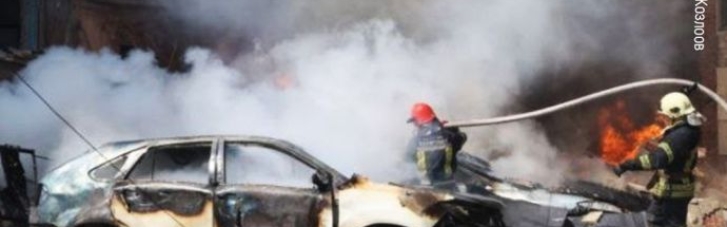 Оккупанты атаковали ракетами центр Харькова и нефтезавод в Лисичанске: есть погибшие (ФОТО)